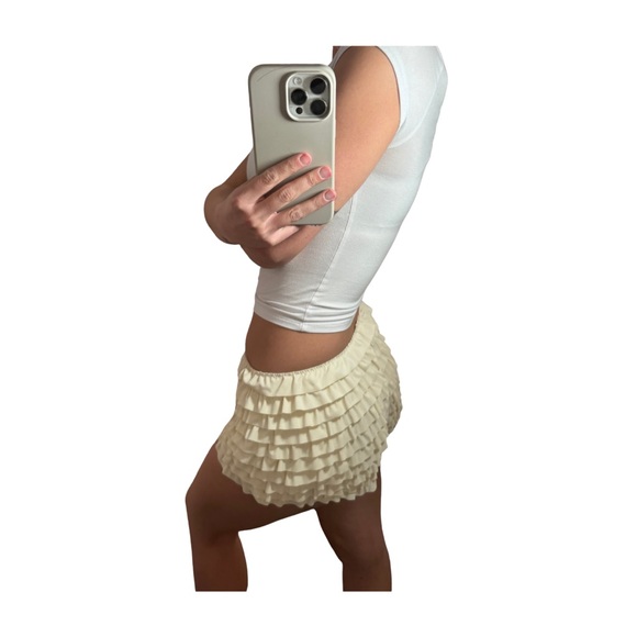 Edikted Cream Ruffle Shorts - Picture 4 of 8